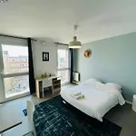 Apartment We Live In R - 401